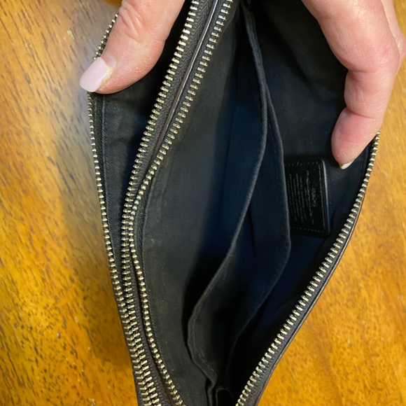 Coach wristlet - Picture 6 of 10